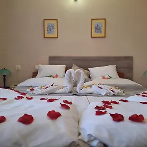 Unicornis Hotel Eger
